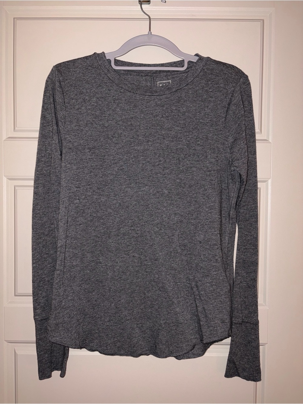 GAP Heathered Gray Long Sleeve Tee
